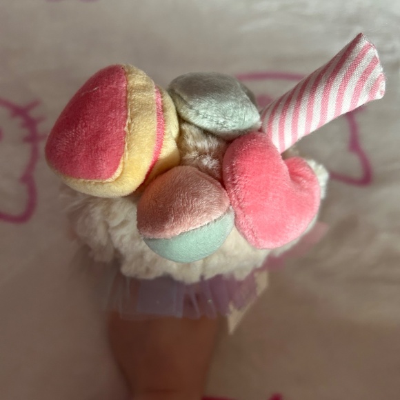 Ice cream Sunday plushy - Picture 2 of 2